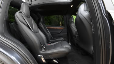 Tesla model x 7 online seat cargo space